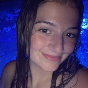 Meet your Posher, Elleana